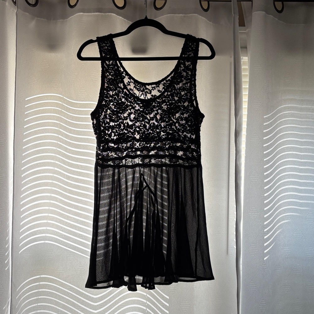 Elegant Black Lace Sleeveless Top